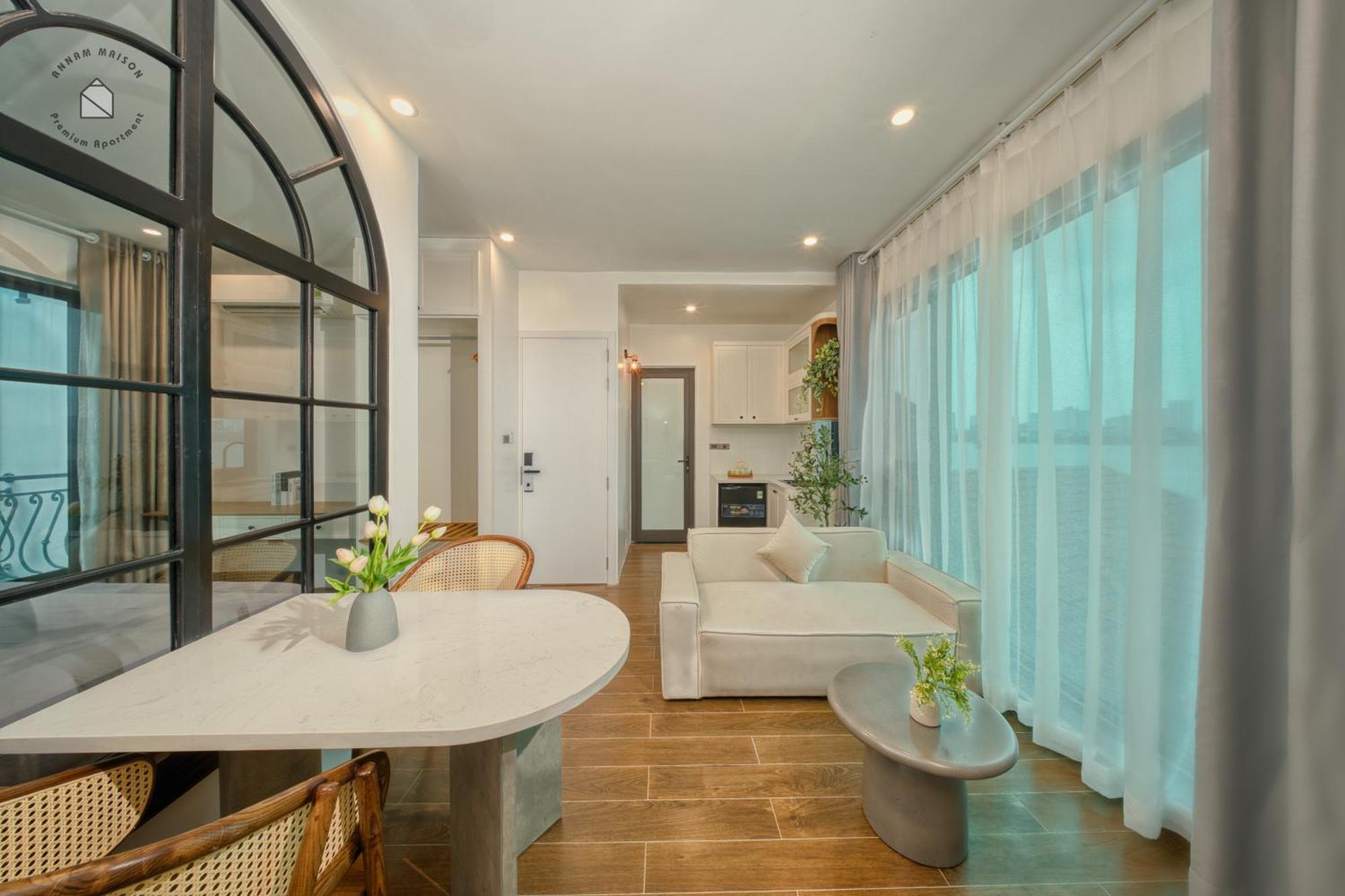 Annamwestlake - Modern - Lakeview - Apartment