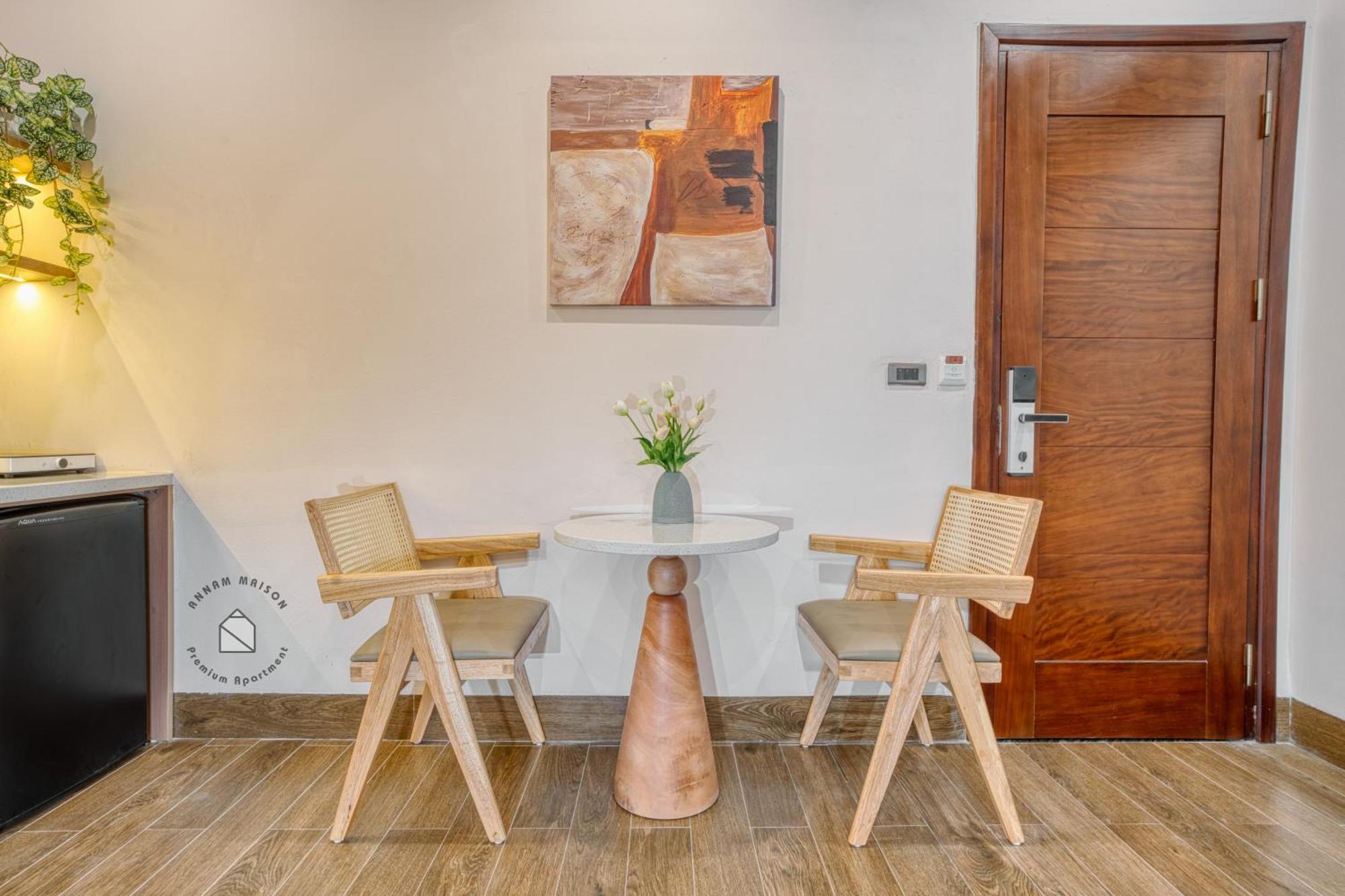 Annamwestlake - Modern - Lakeview - Apartment Hanoi