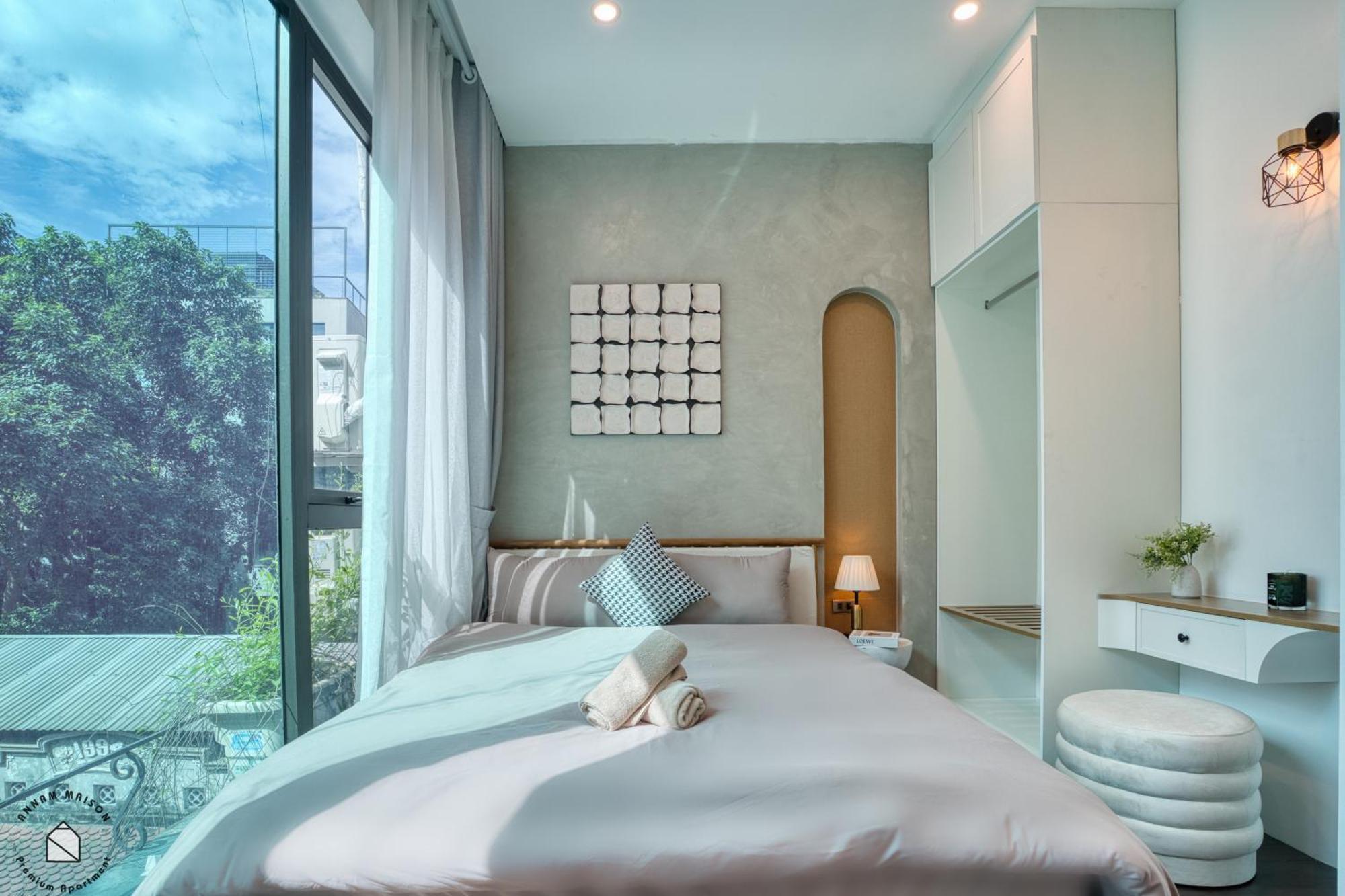 Annamwestlake - Modern - Lakeview - Apartment